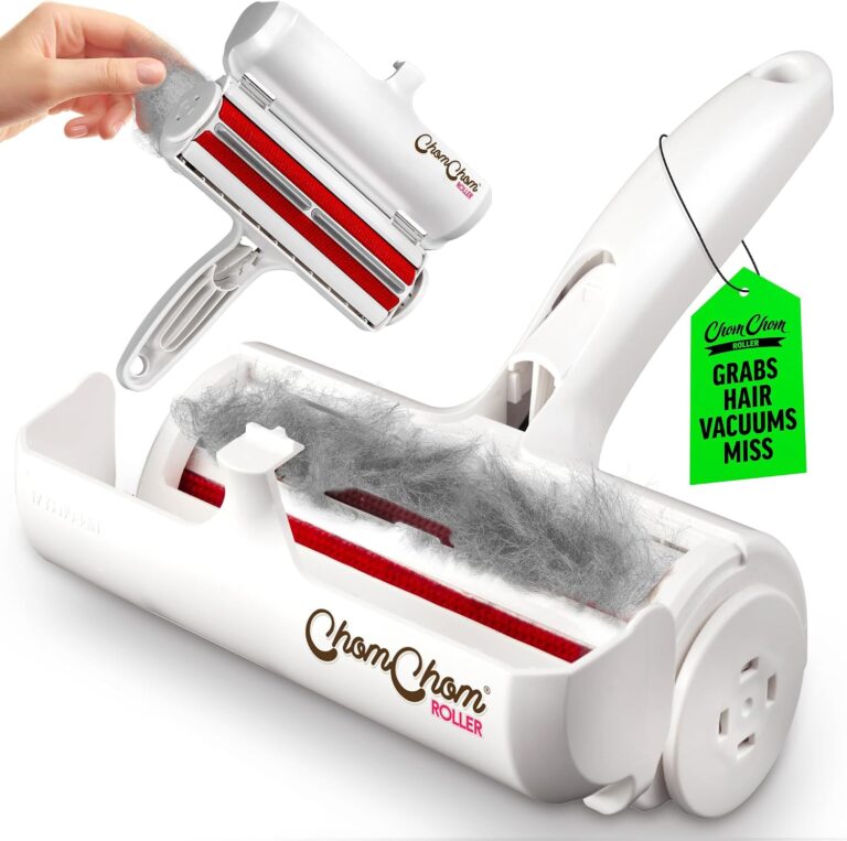 ChomChom Original. White and red lint roller shown open and closed.